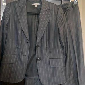 Ann Taylor 100% wool (light weight) women’s suit.